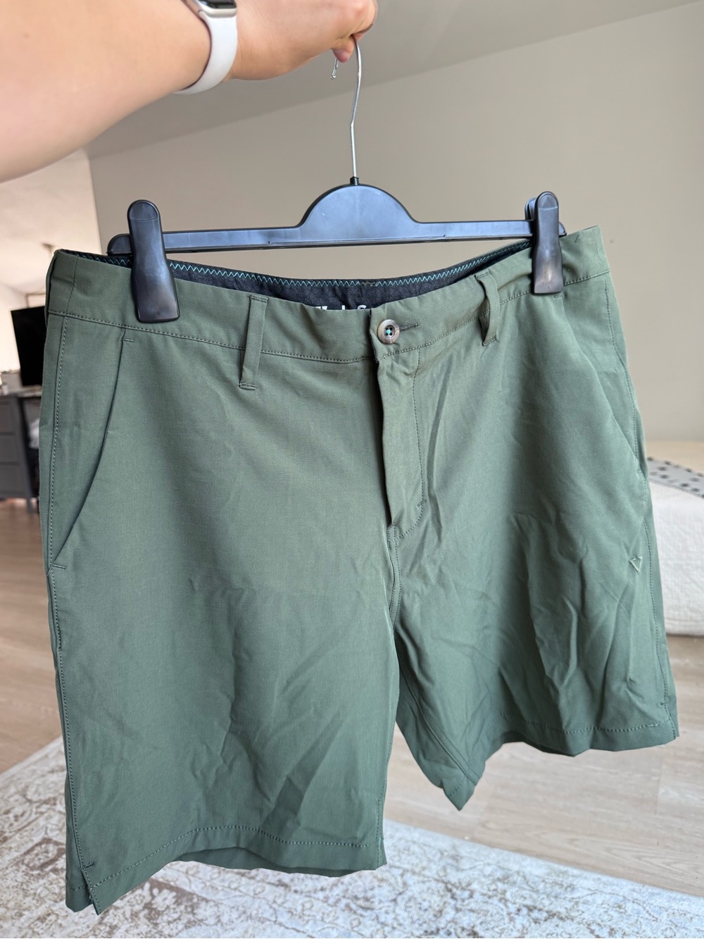 VISSLA Men's Olive Green Hybrid Shorts